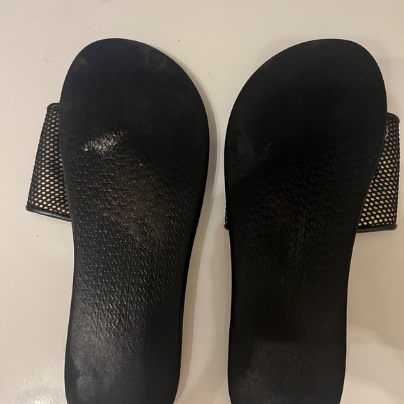 MK slides - Picture 2 of 3